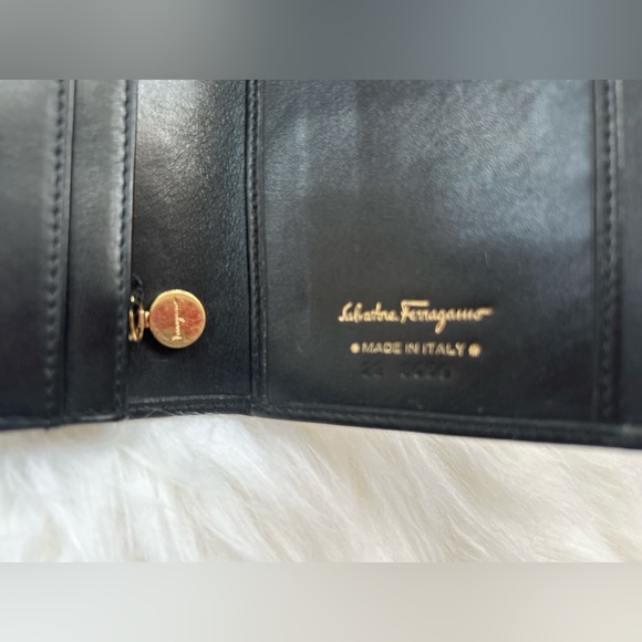 Salvatore Ferragamo Vara Black Leather Wallet - Picture 3 of 16
